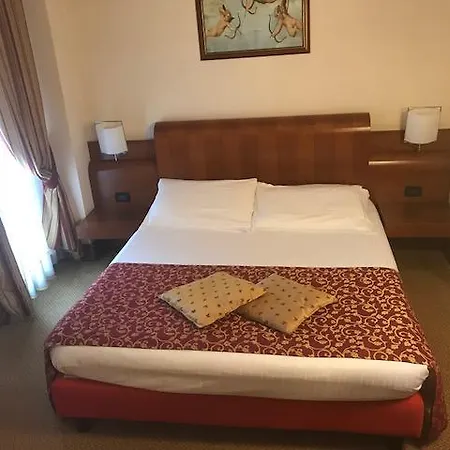 Bb Smarthotel Re Milano Nord Szálloda 4*