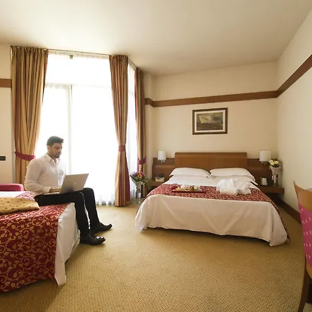 Bb Smarthotel Re Milano Nord Hotel 4*